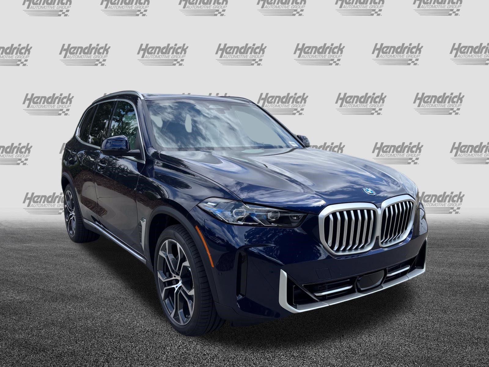 New 2026 BMW X5 xDrive50e w/ Premium Package AWD/4WD image 2