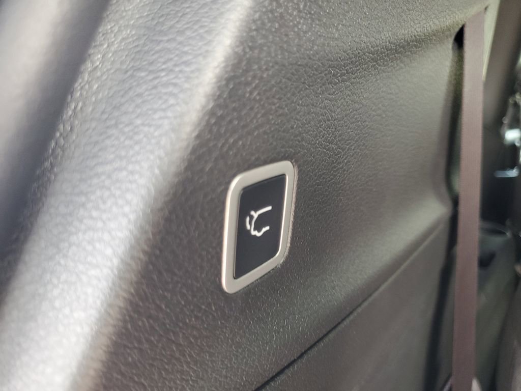 New 2025 Chrysler Pacifica Select FWD image 28