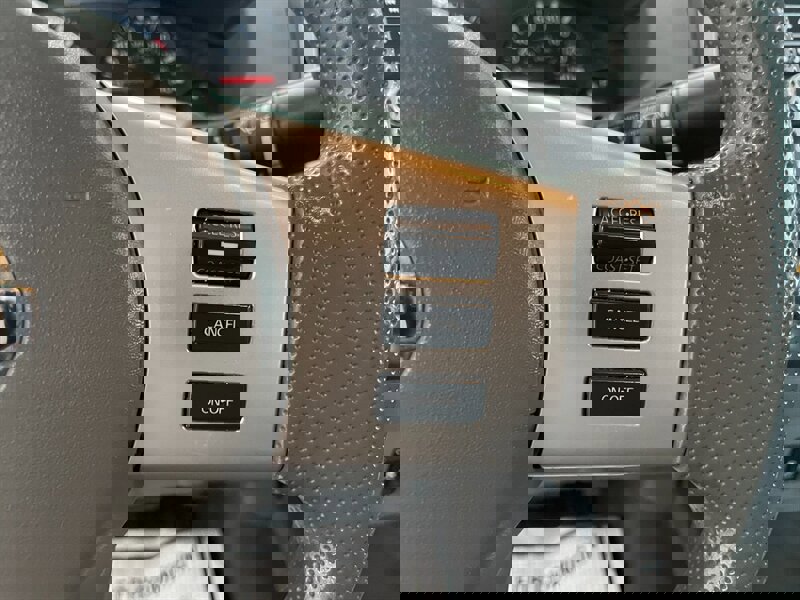 Used 2019 Nissan Frontier SV image 11