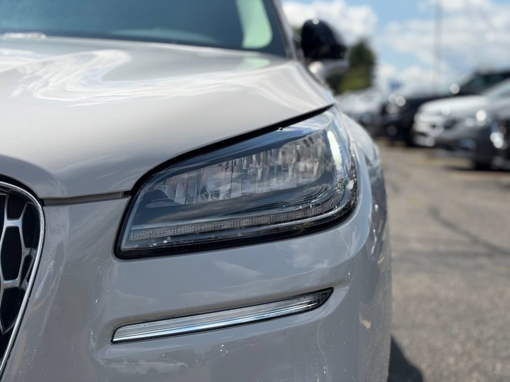 Used 2022 Lincoln Corsair AWD w/ Premium Package image 3
