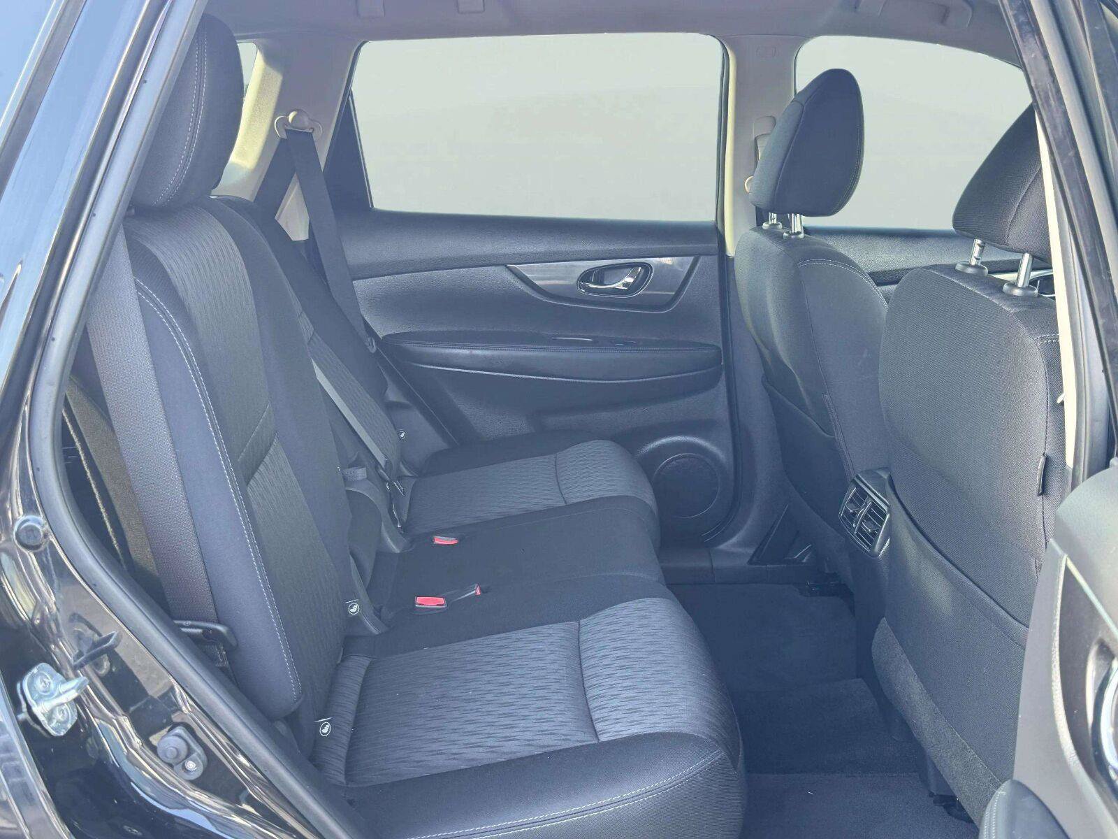 Used 2019 Nissan Rogue SV FWD image 33