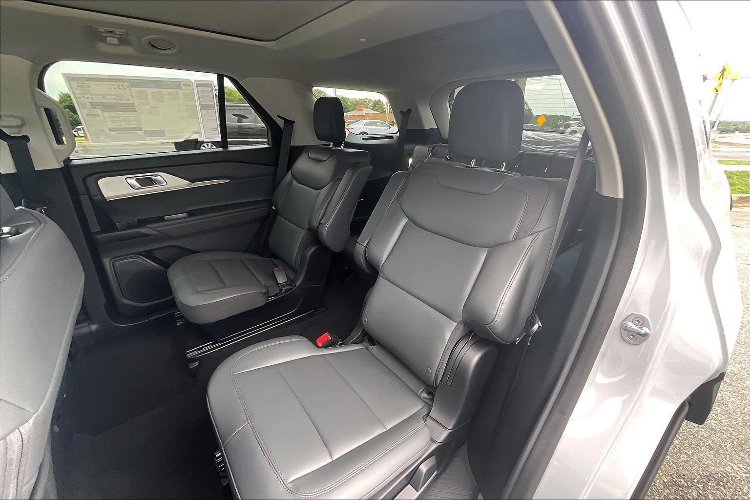 New 2026 Ford Explorer Active w/ Active Comfort Package AWD/4WD image 10
