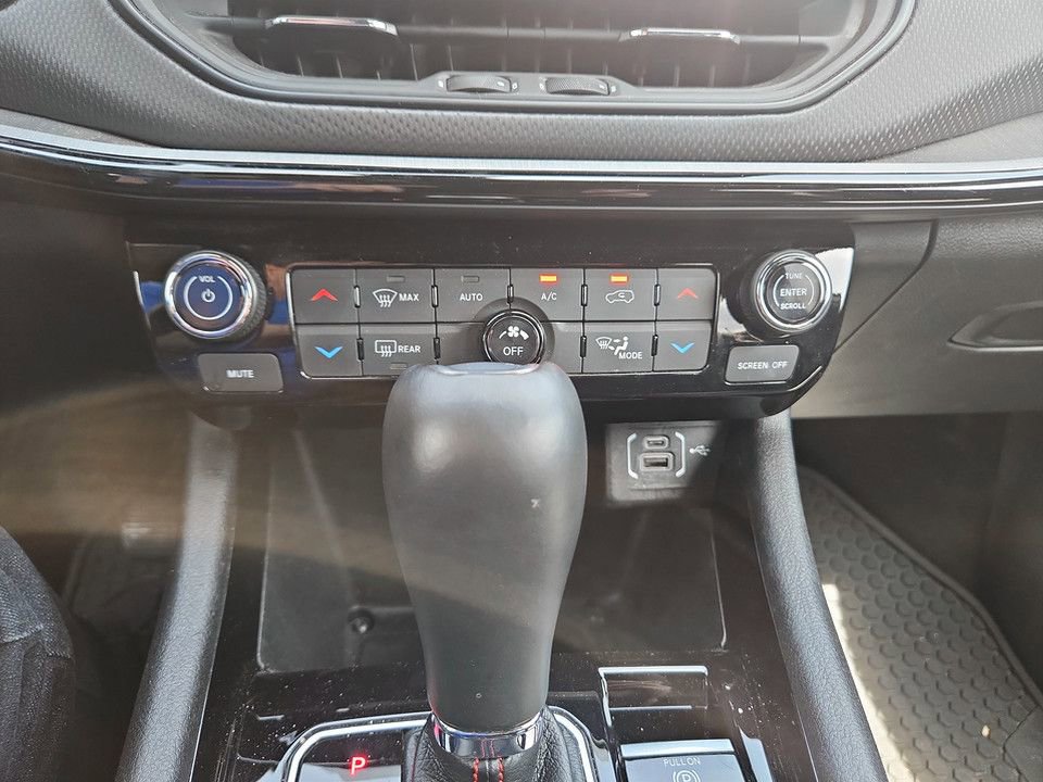 Used 2025 Jeep Compass Trailhawk w/ Trailer Tow Group AWD/4WD image 25