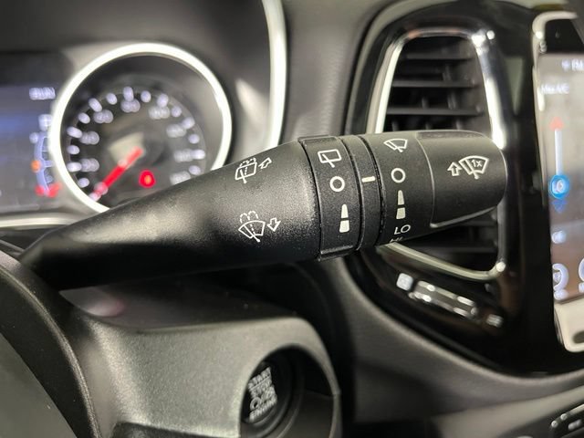Used 2018 Jeep Compass Limited w/ Navigation Group AWD/4WD image 19