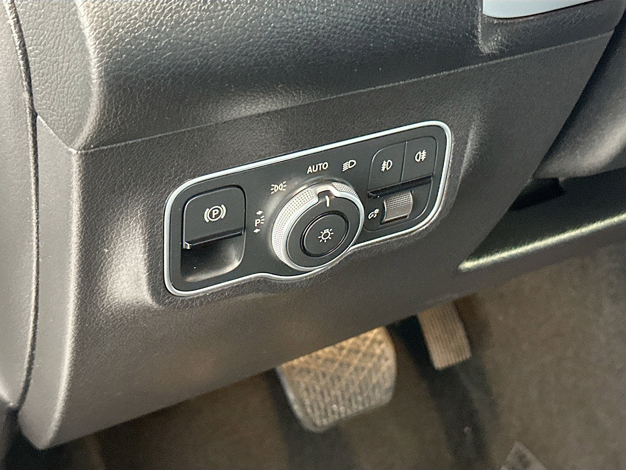 Used 2024 Mercedes-Benz GLB 250 image 10
