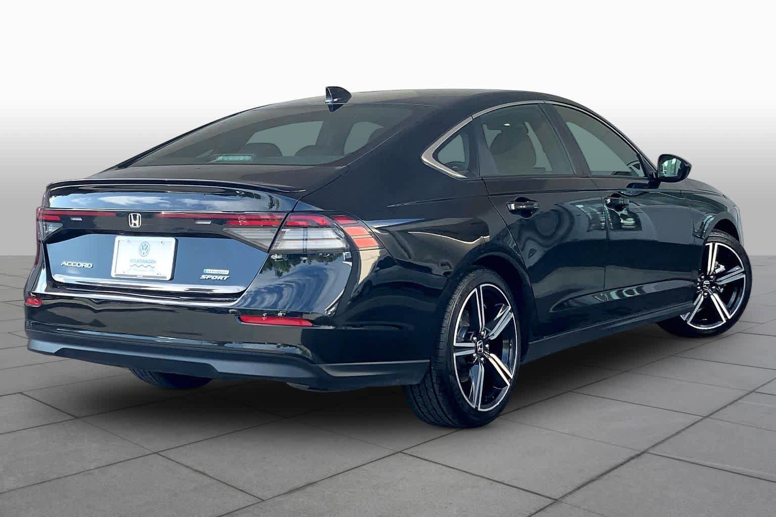 Used 2024 Honda Accord Sport image 13