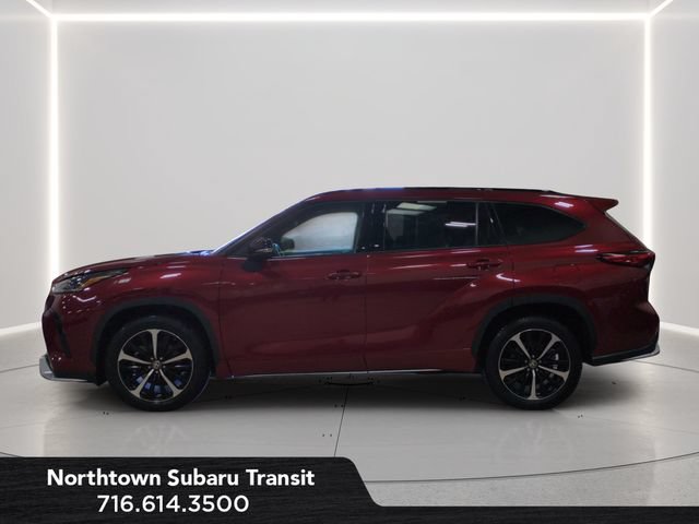 Used 2021 Toyota Highlander XSE AWD/4WD image 2