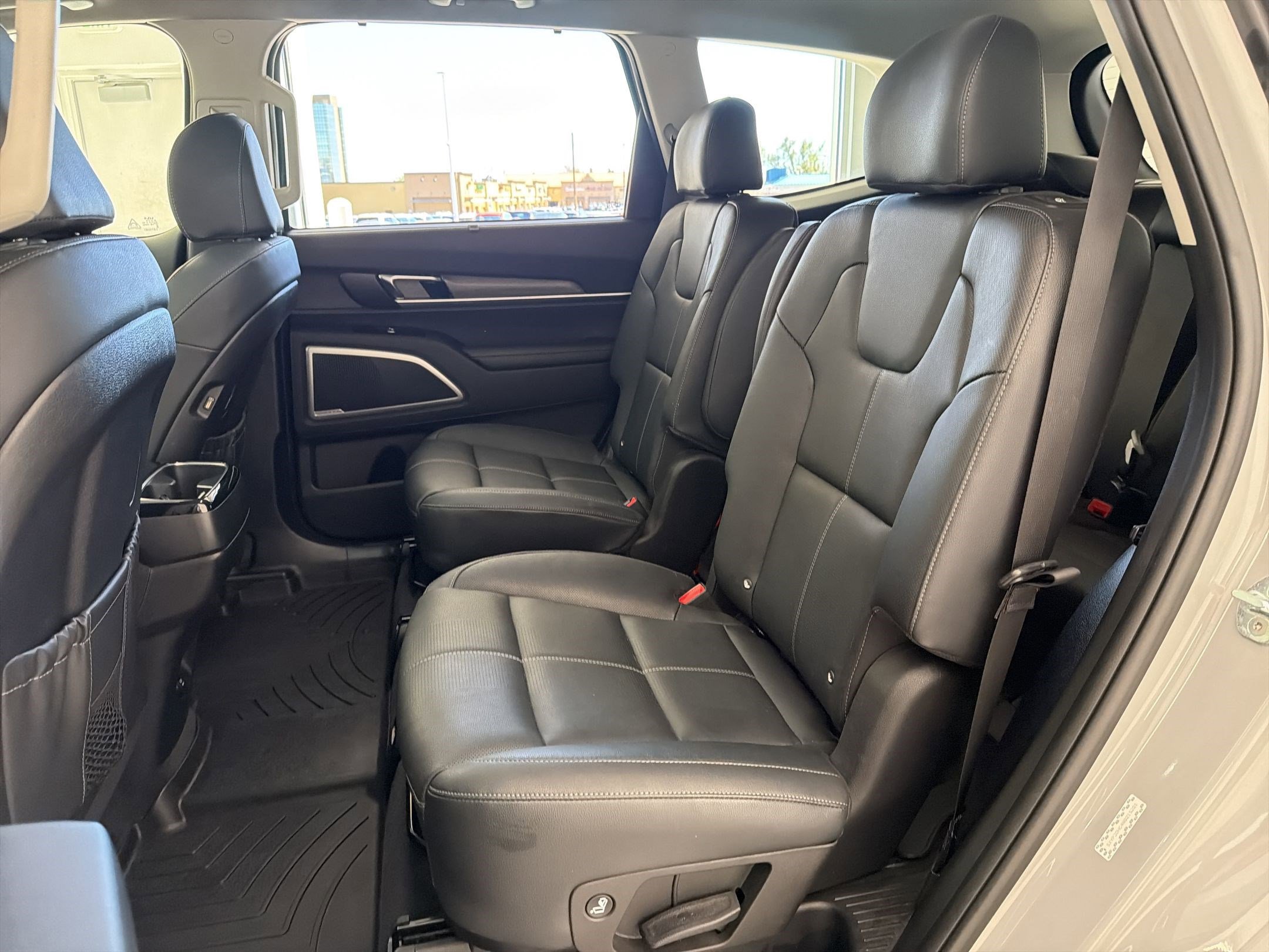 Used 2022 Kia Telluride EX w/ EX Premium Package image 15