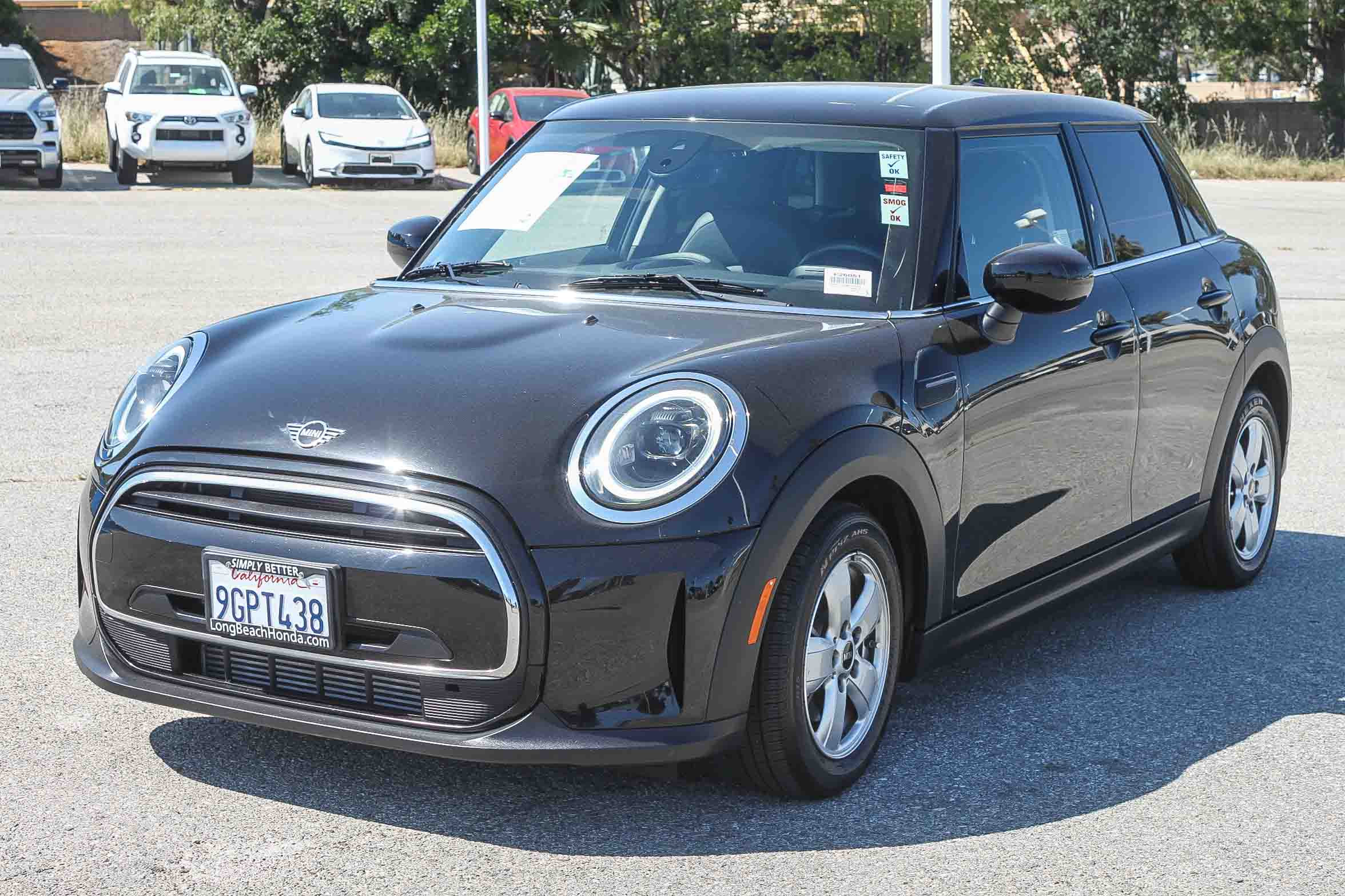 Used 2022 MINI Cooper 4-Door Hardtop image 3