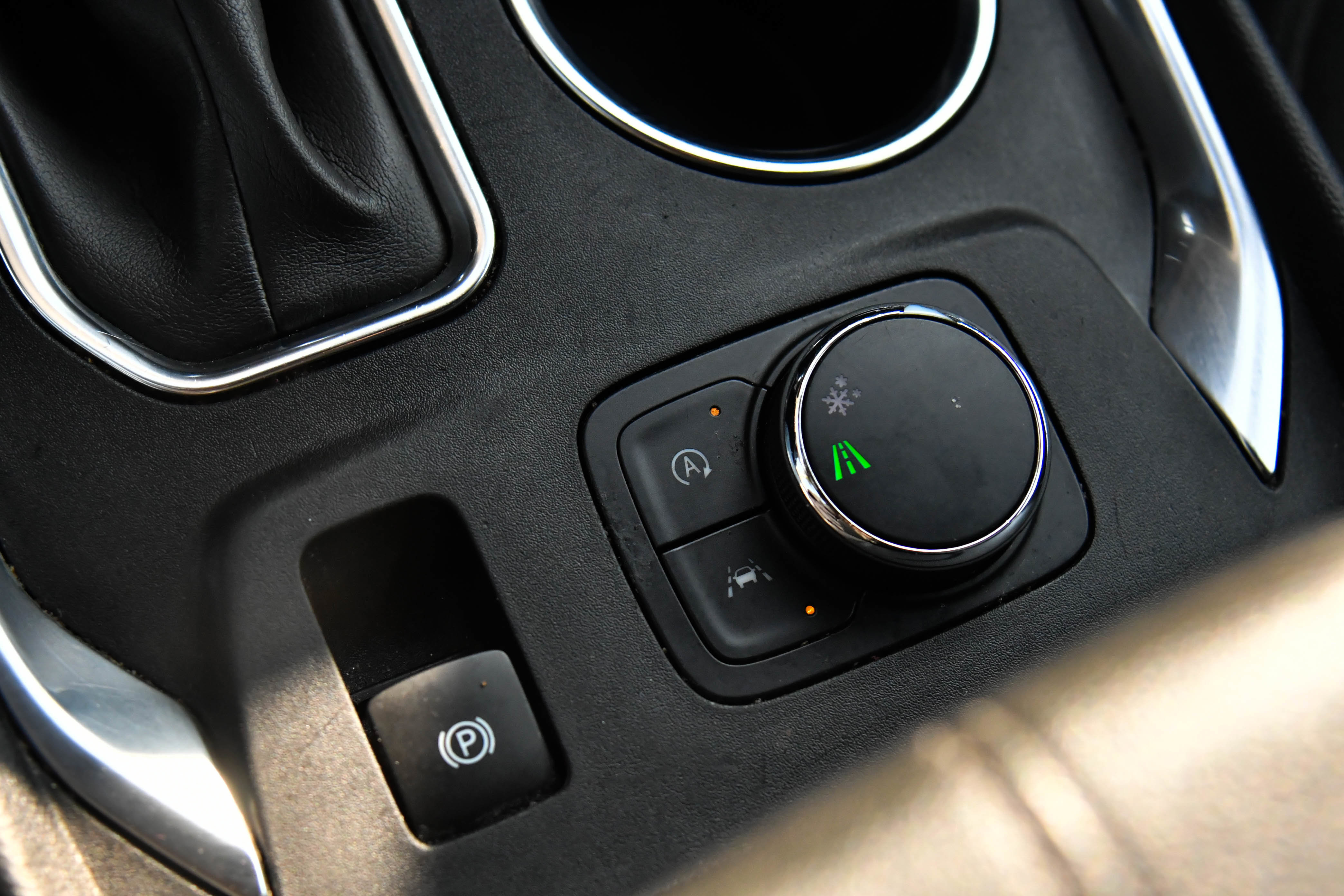 Used 2022 Chevrolet Traverse LT image 25