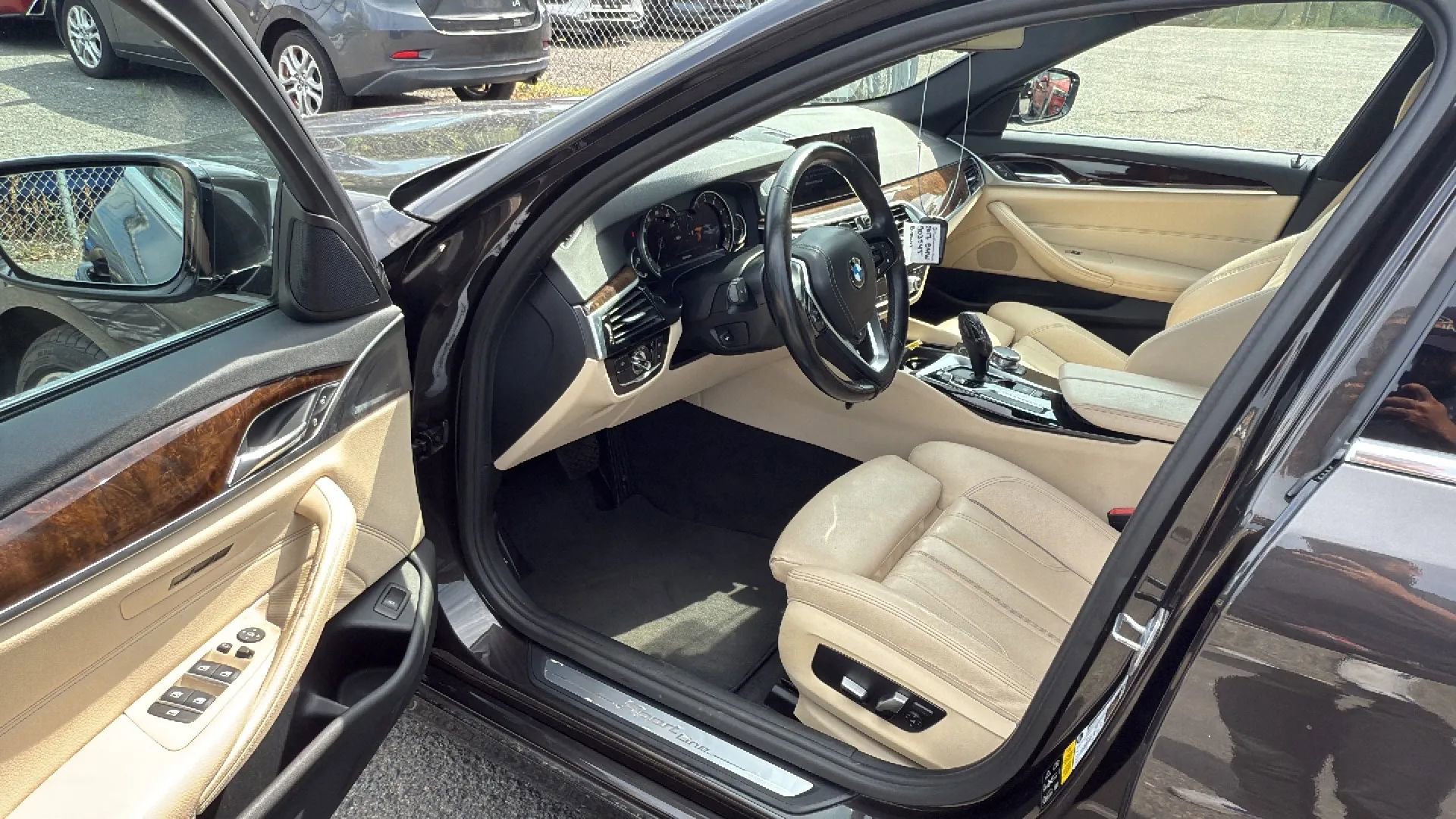 Used 2017 BMW 530i xDrive image 24