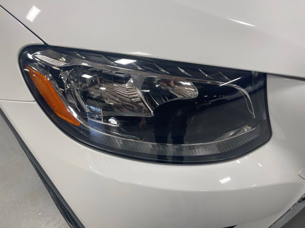 Used 2019 Mercedes-Benz GLC 300 4MATIC image 10