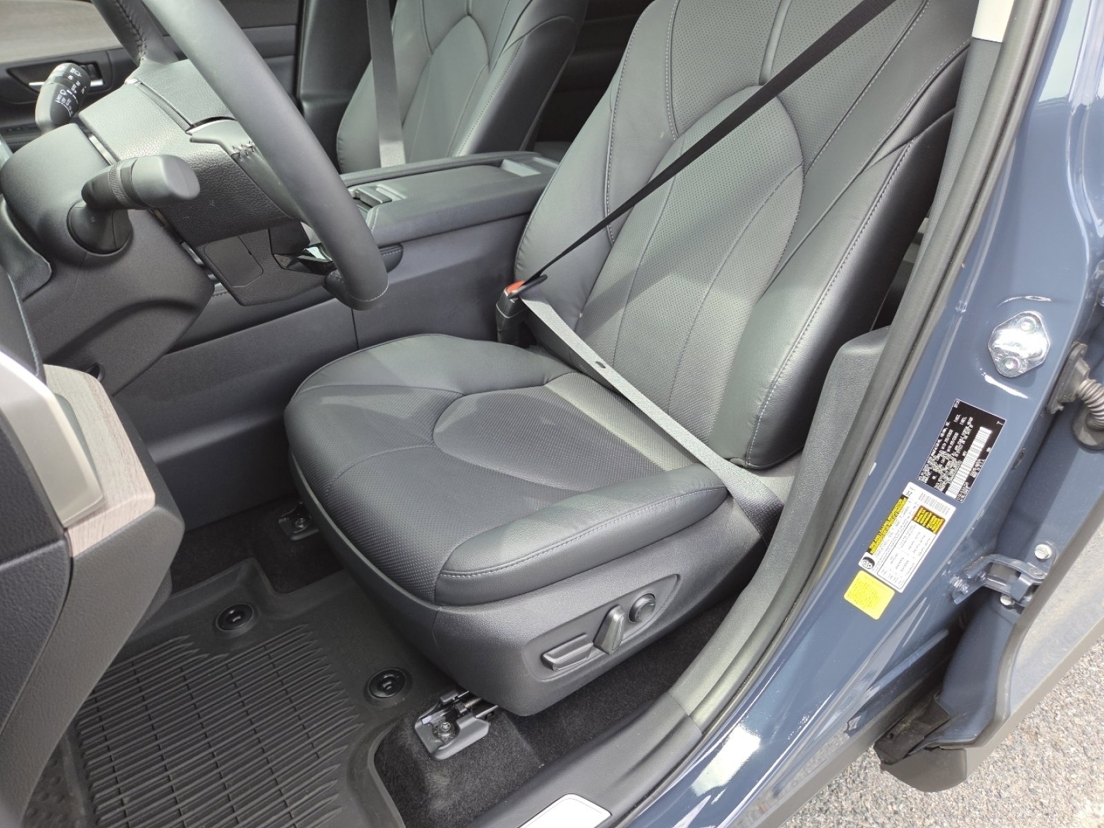 Used 2025 Toyota Grand Highlander FWD image 30