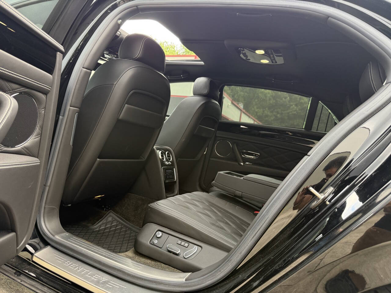 Used 2016 Bentley Flying Spur V8 AWD/4WD image 25