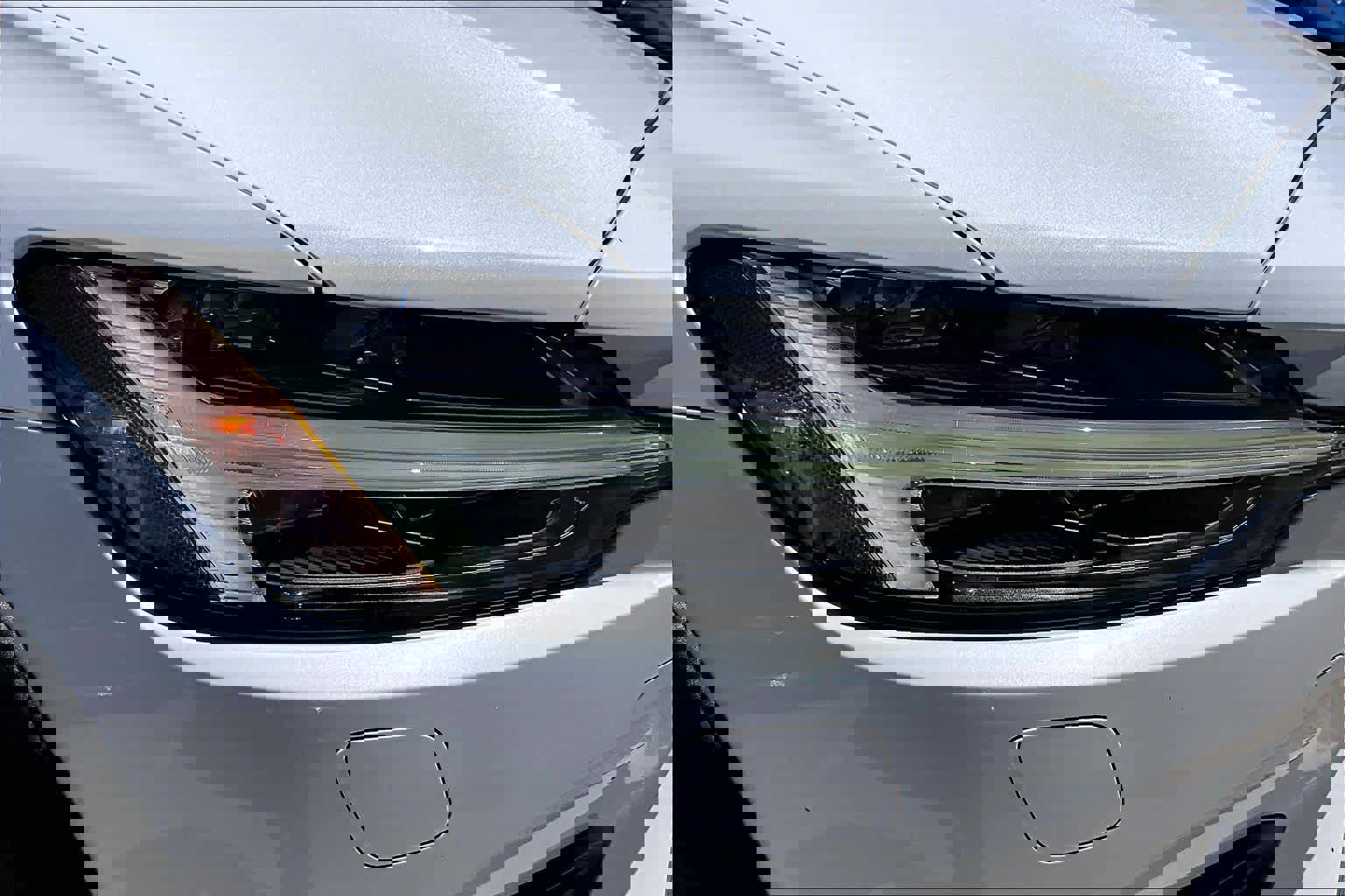 Used 2023 Volvo V60 B5 Cross Country Ultimate w/ Climate Package image 27