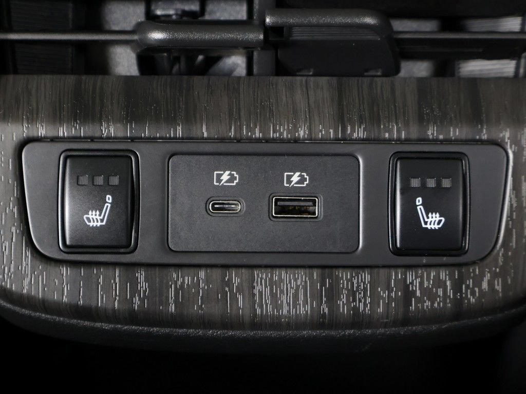 Used 2024 Nissan Ariya AWD image 61