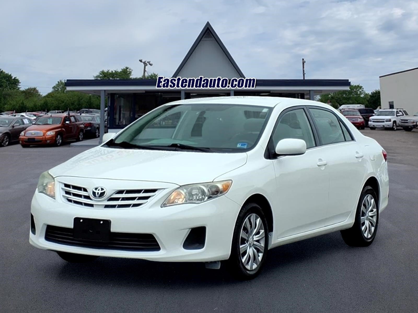 Used 2013 Toyota Corolla LE FWD image 1