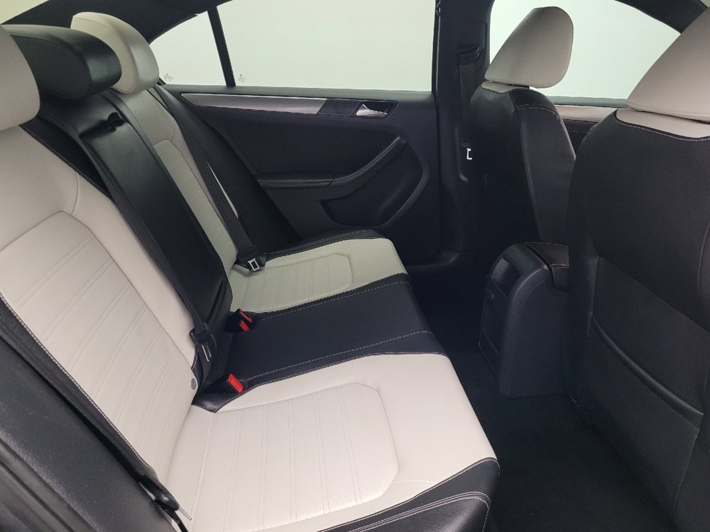 Used 2016 Volkswagen Jetta Sport FWD image 19
