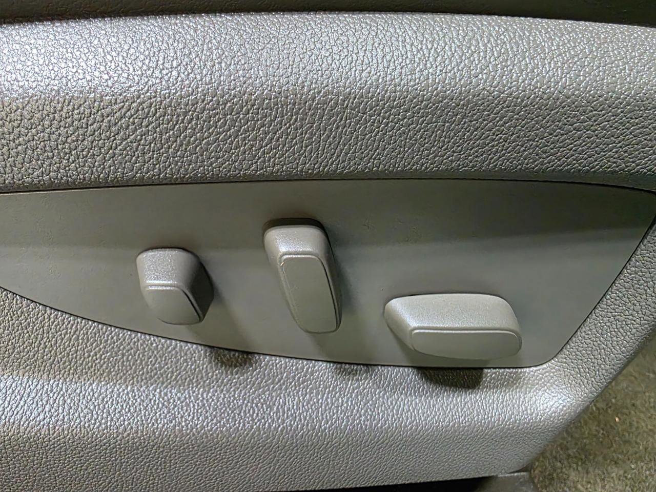 Used 2017 GMC Yukon Denali w/ Open Road Package image 31