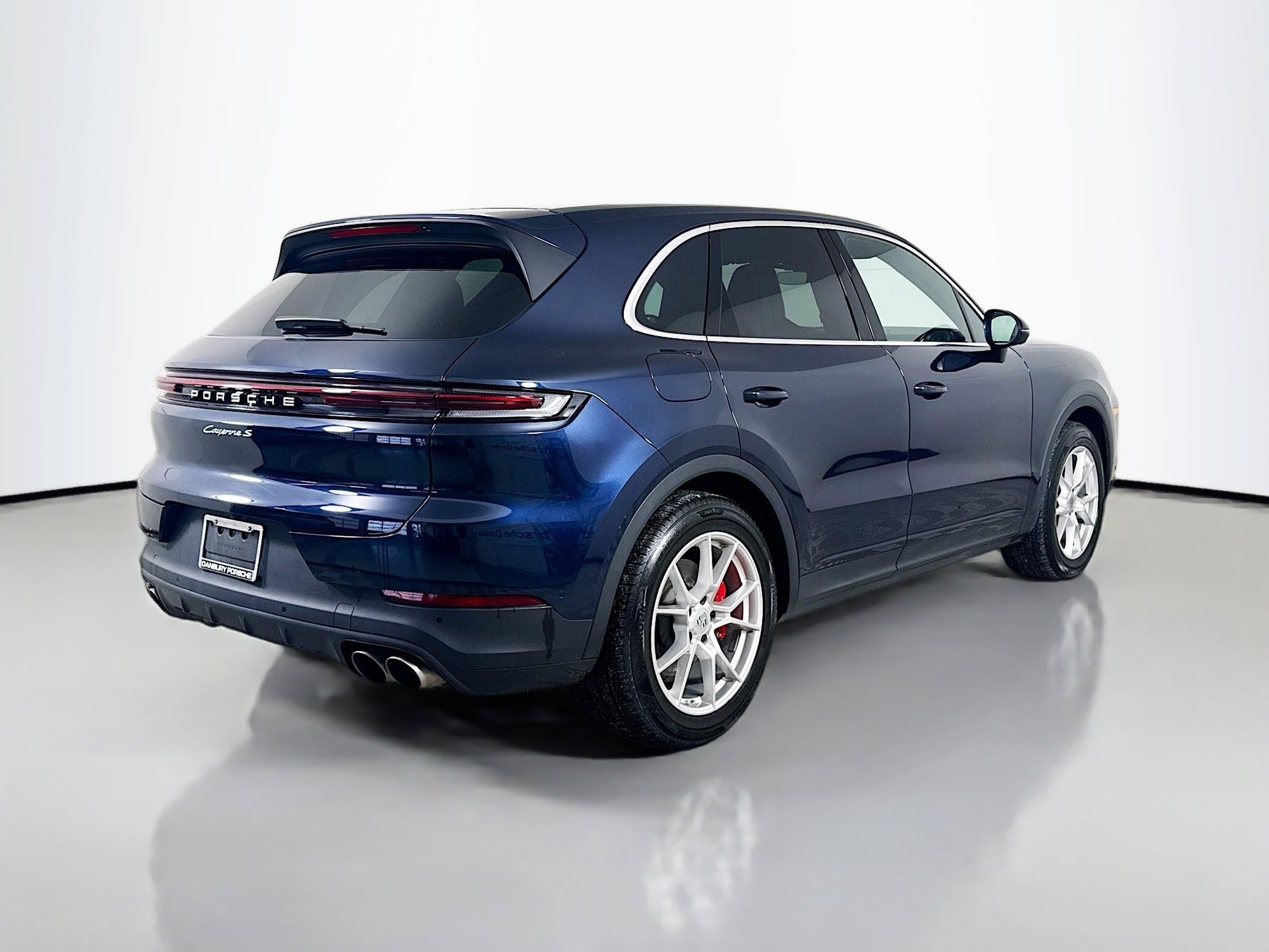 Certified 2024 Porsche Cayenne S image 9