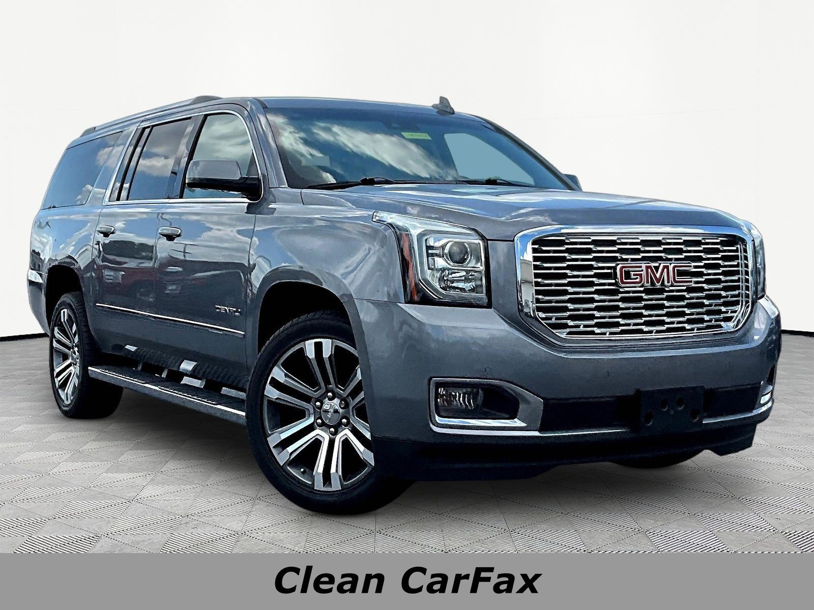 Used 2019 GMC Yukon XL Denali w/ Denali Ultimate Package AWD/4WD image 3