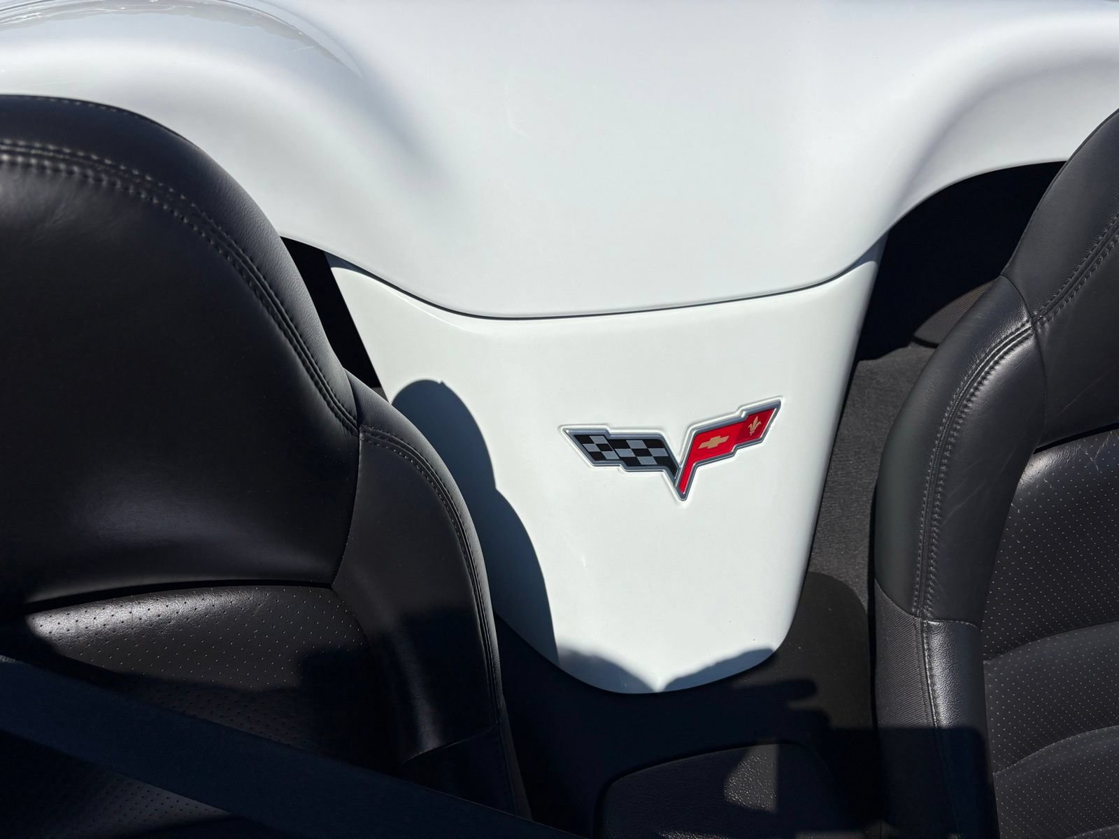 Used 2006 Chevrolet Corvette Convertible w/ Preferred Equipment Group RWD image 3
