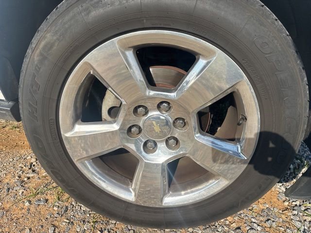 Used 2016 Chevrolet Suburban LTZ RWD image 4