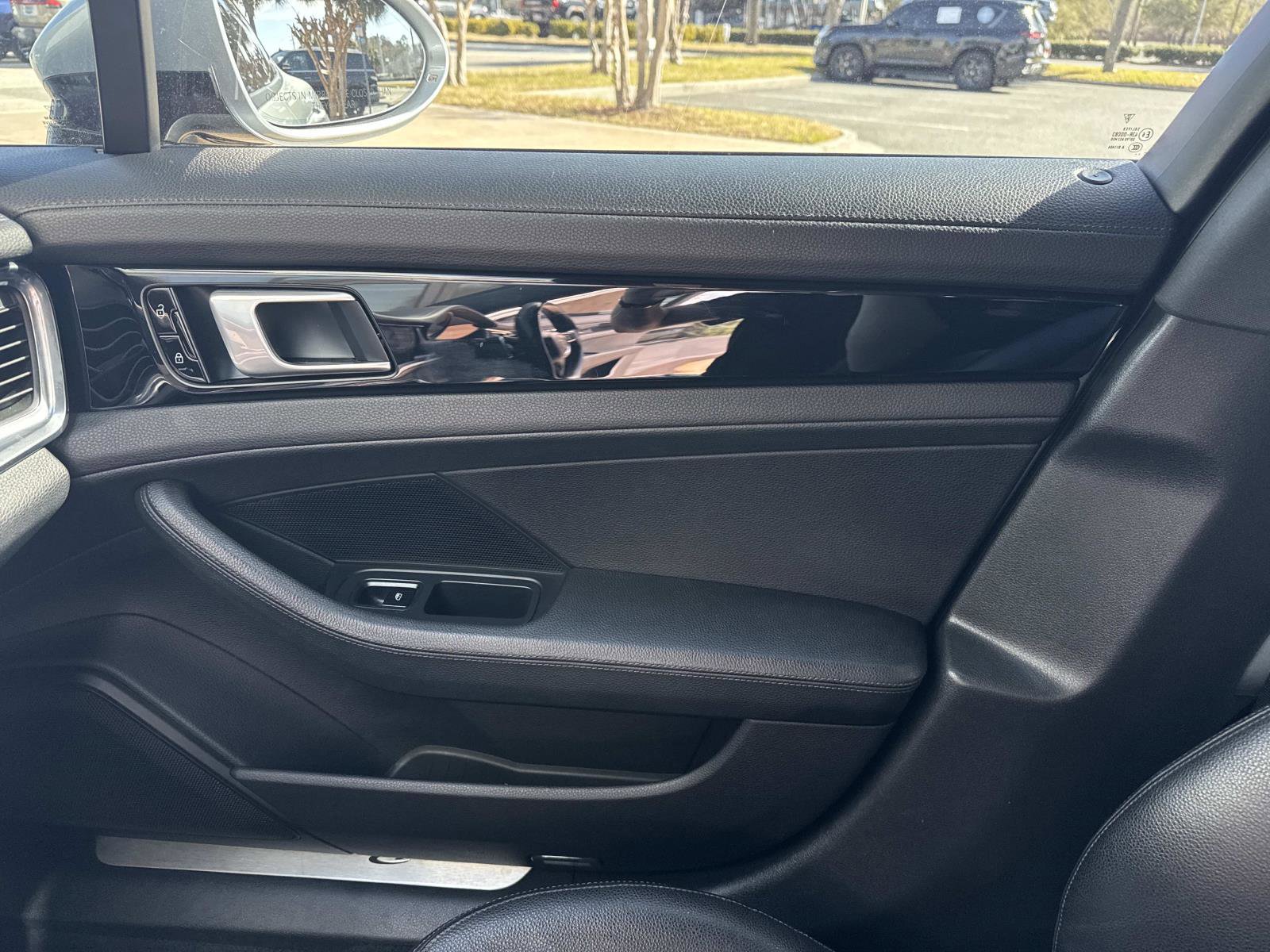 Used 2021 Porsche Panamera image 22