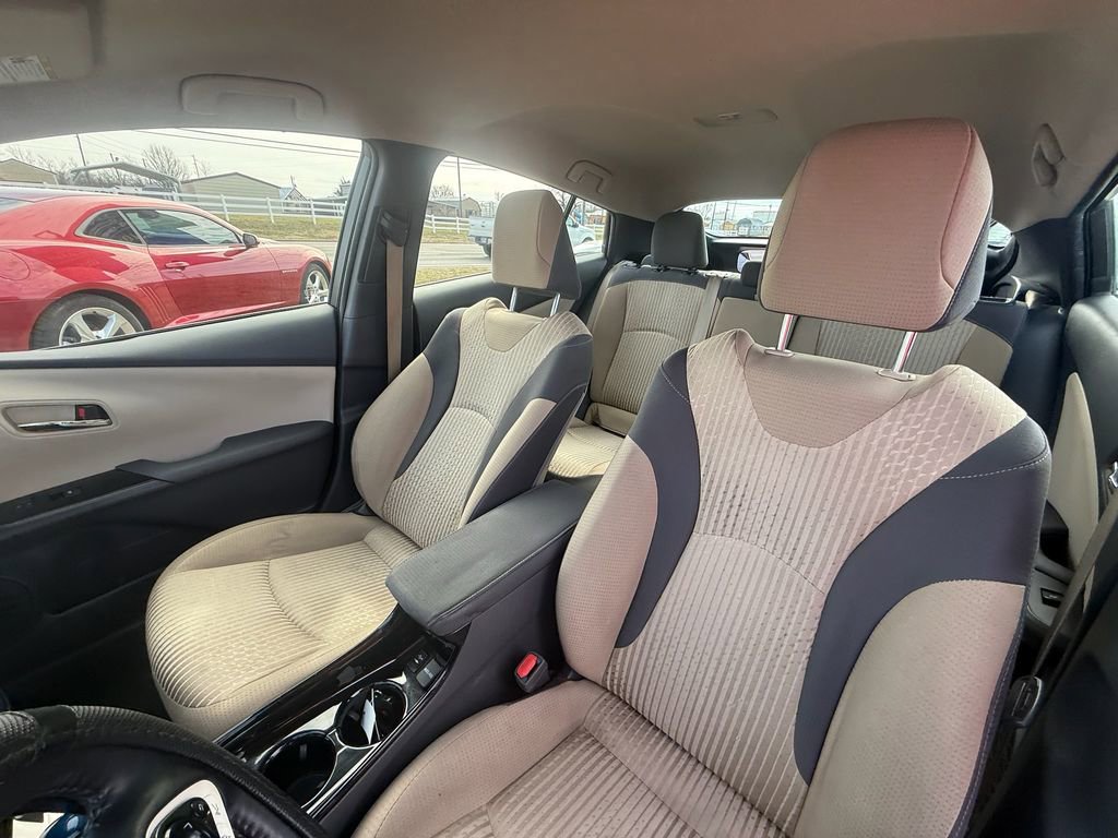 Used 2017 Toyota Prius Three image 13