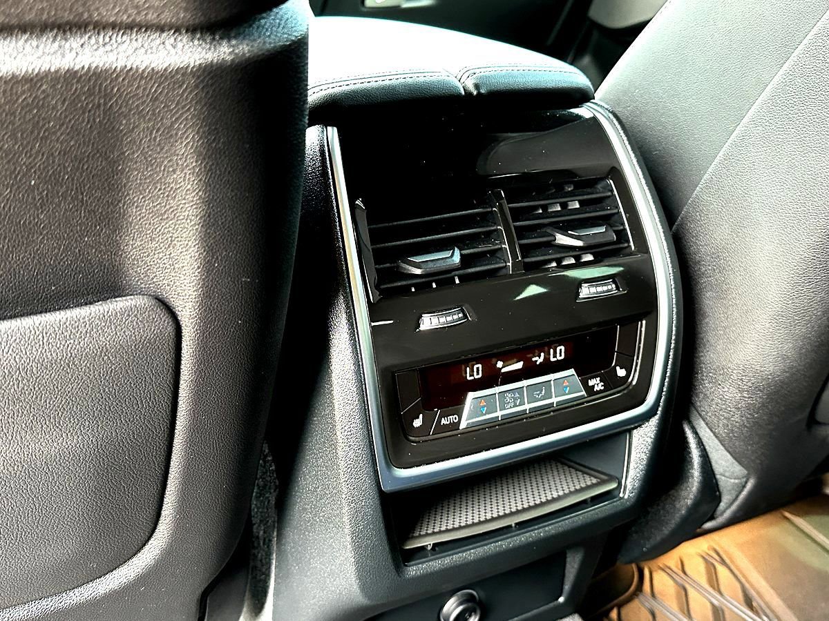 Certified 2024 BMW X6 M60i image 24