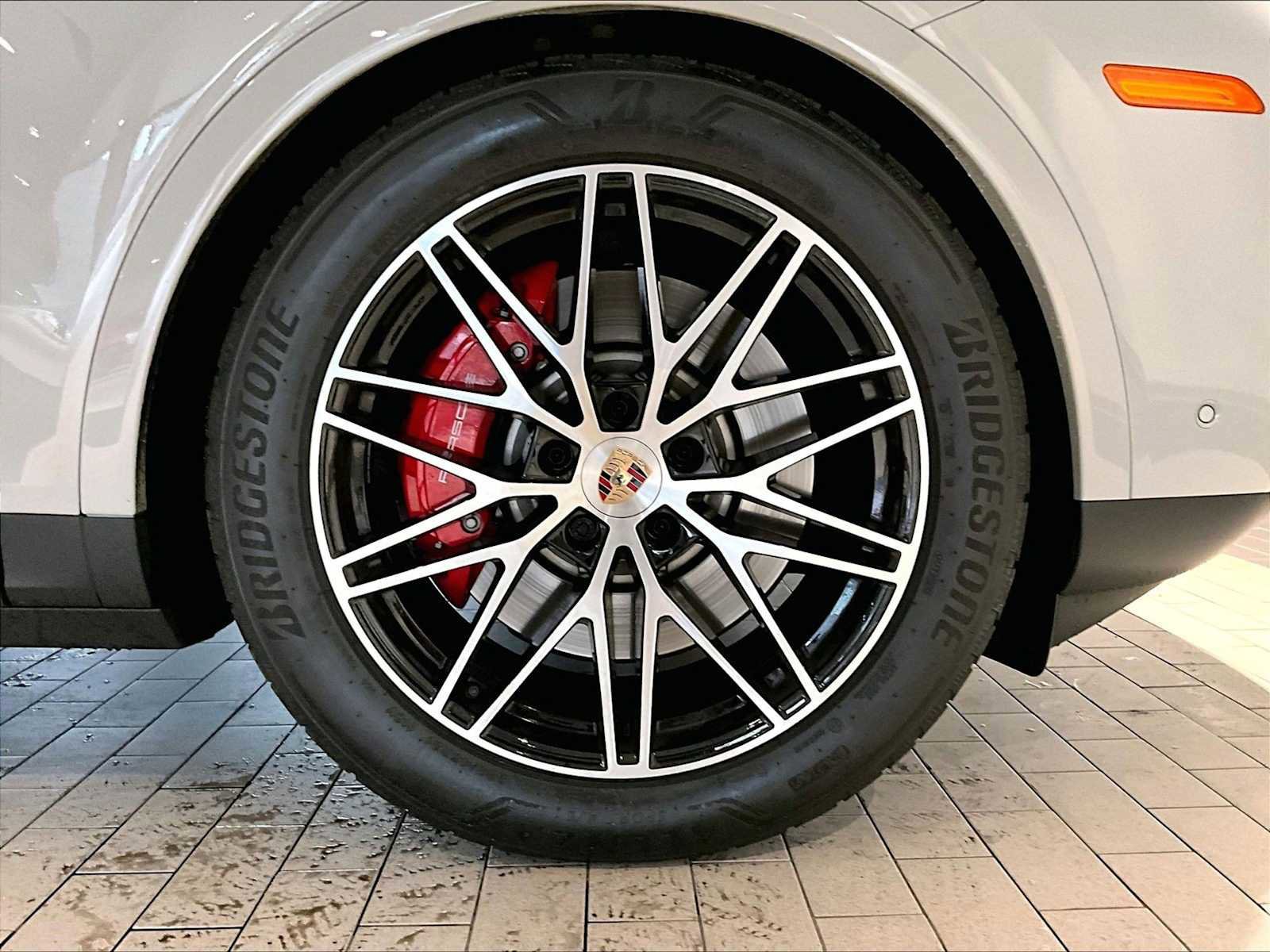 Used 2026 Porsche Cayenne S image 14