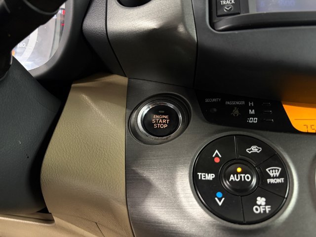 Used 2012 Toyota RAV4 Limited w/ Navigation Value Pkg AWD/4WD image 30