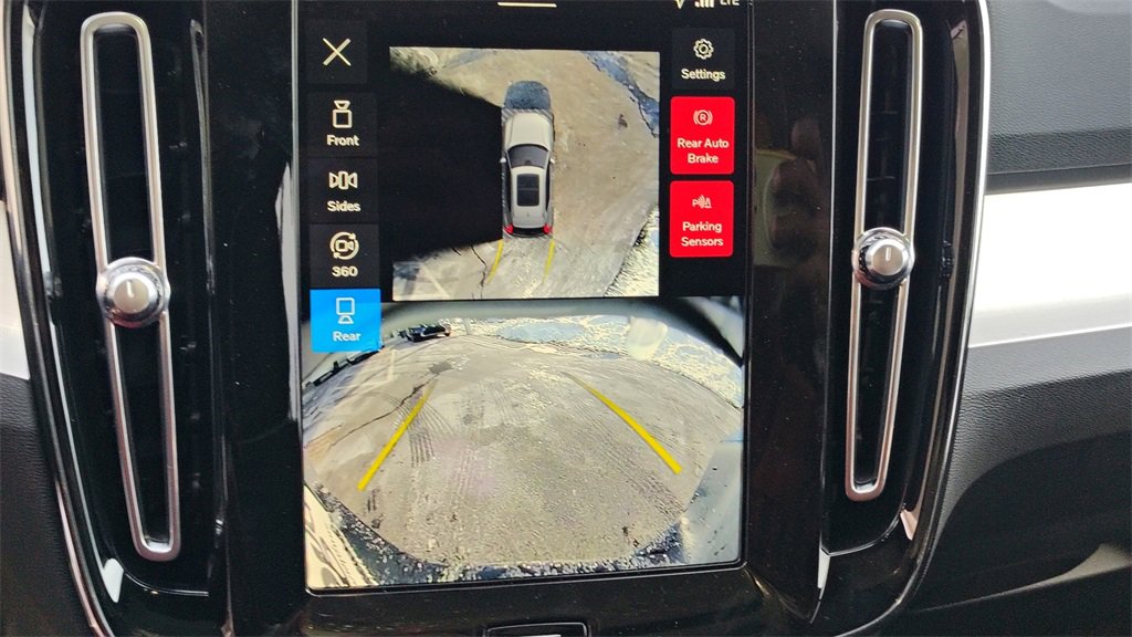 New 2026 Volvo XC40 B5 Ultra w/ Protection Package Premier image 22