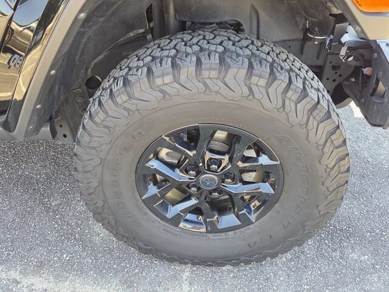 Used 2024 Jeep Wrangler Unlimited Rubicon 4xe AWD/4WD image 17