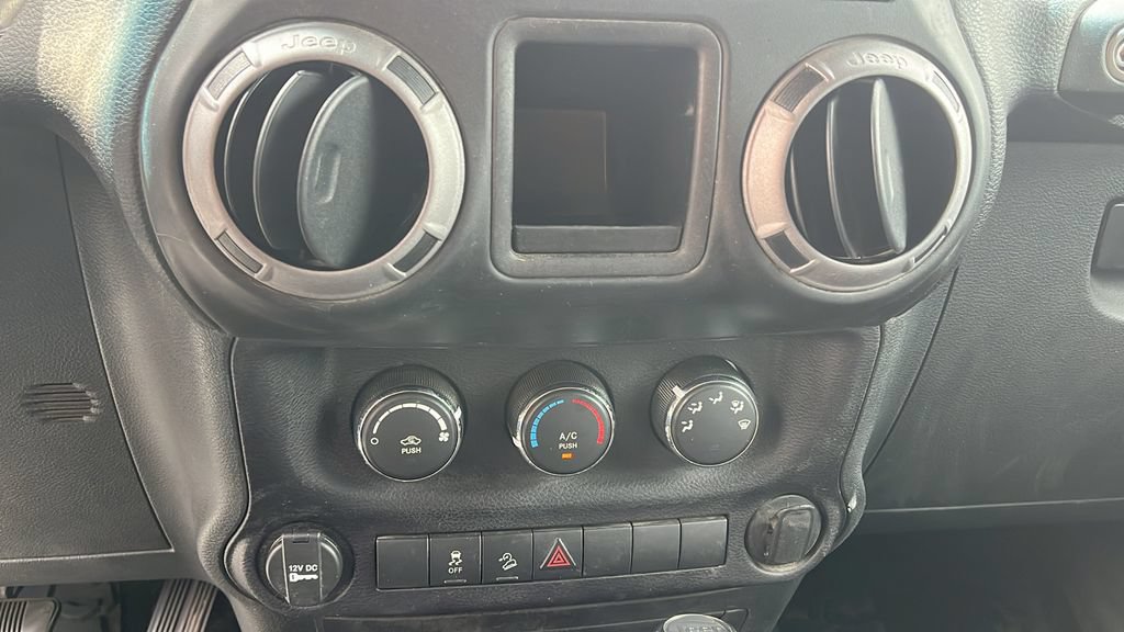 Used 2016 Jeep Wrangler Unlimited Sport AWD/4WD image 14
