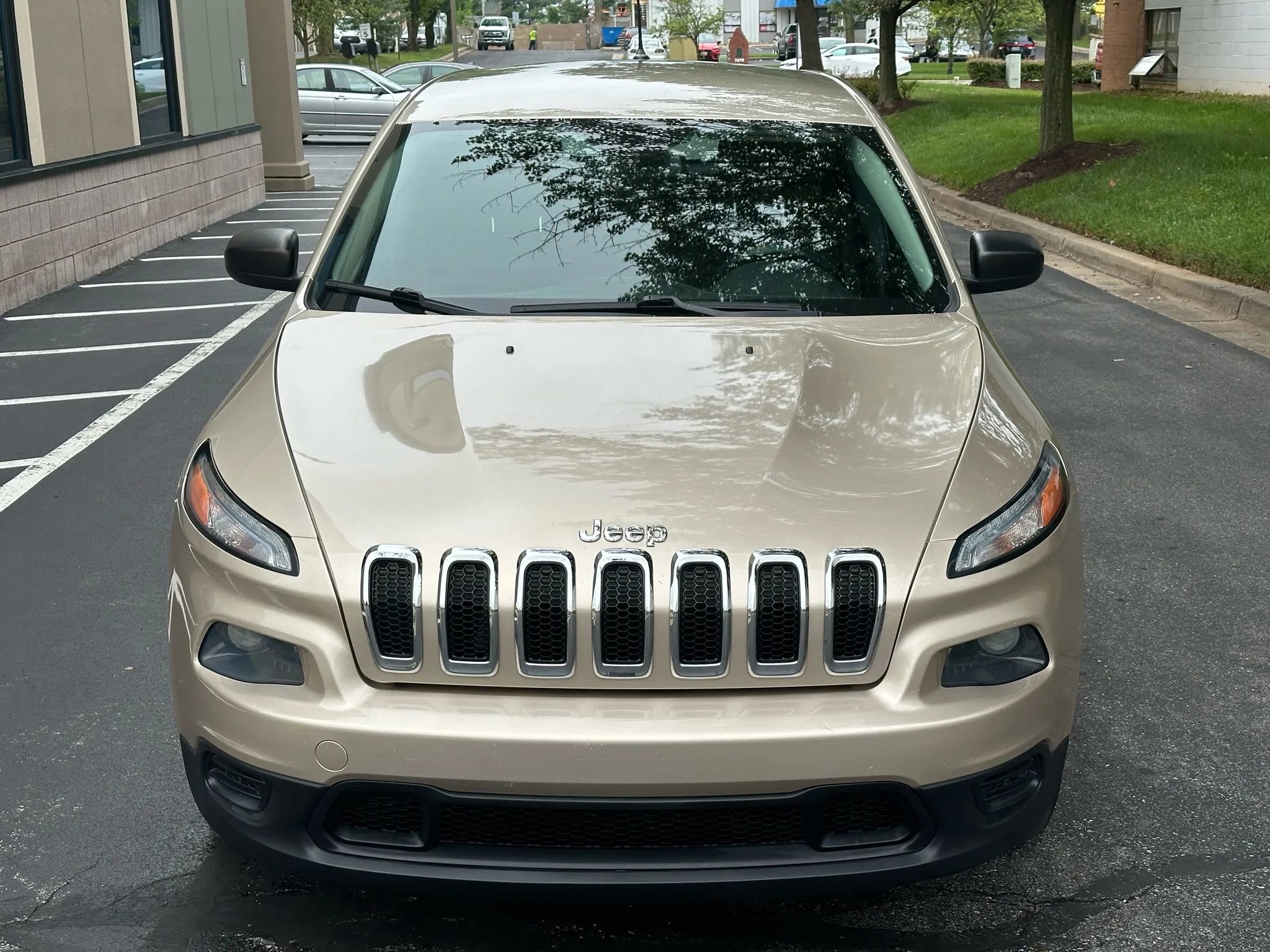 Used 2014 Jeep Cherokee Sport image 2