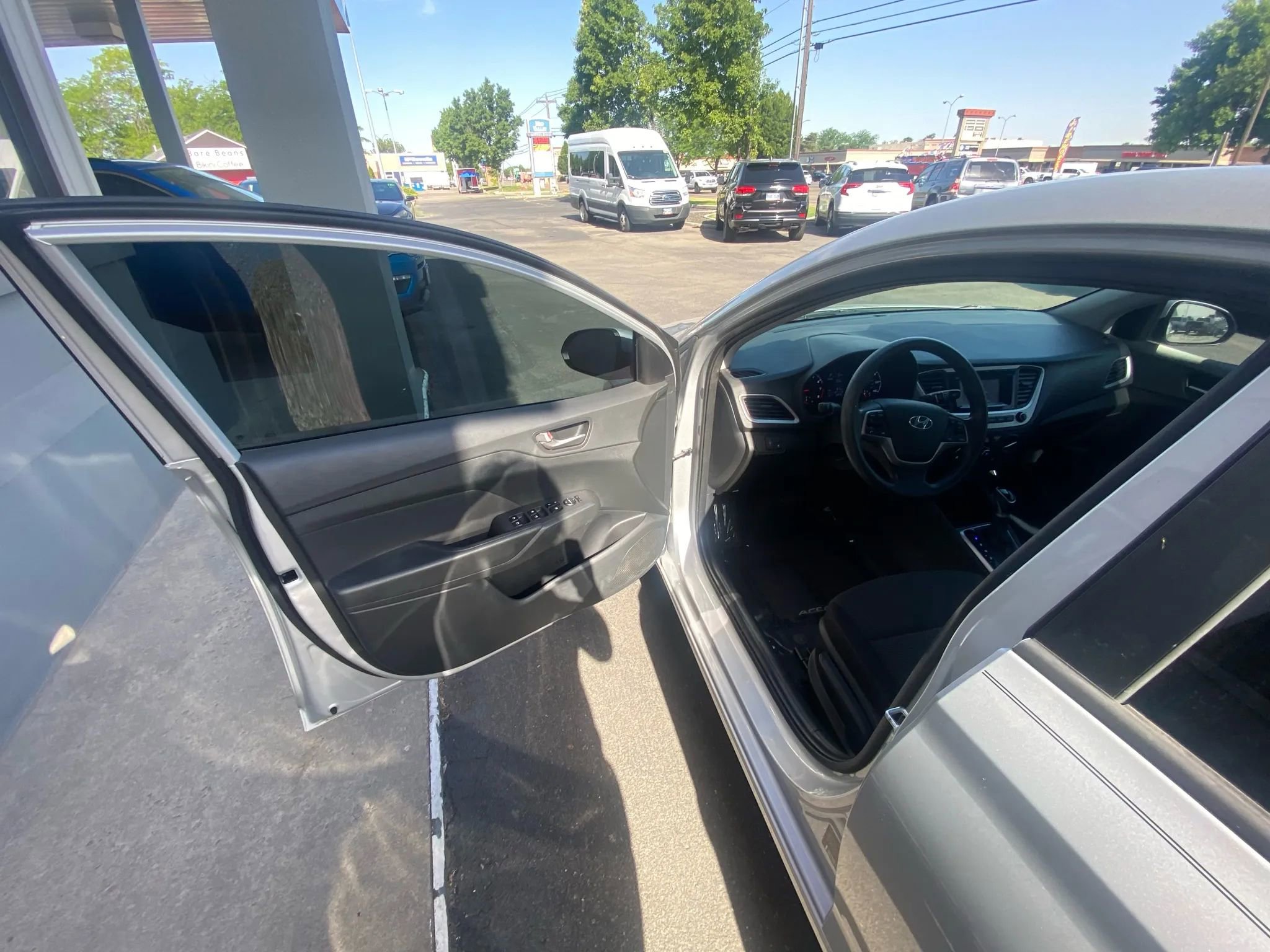 Used 2021 Hyundai Accent SE w/ Cargo Package image 6