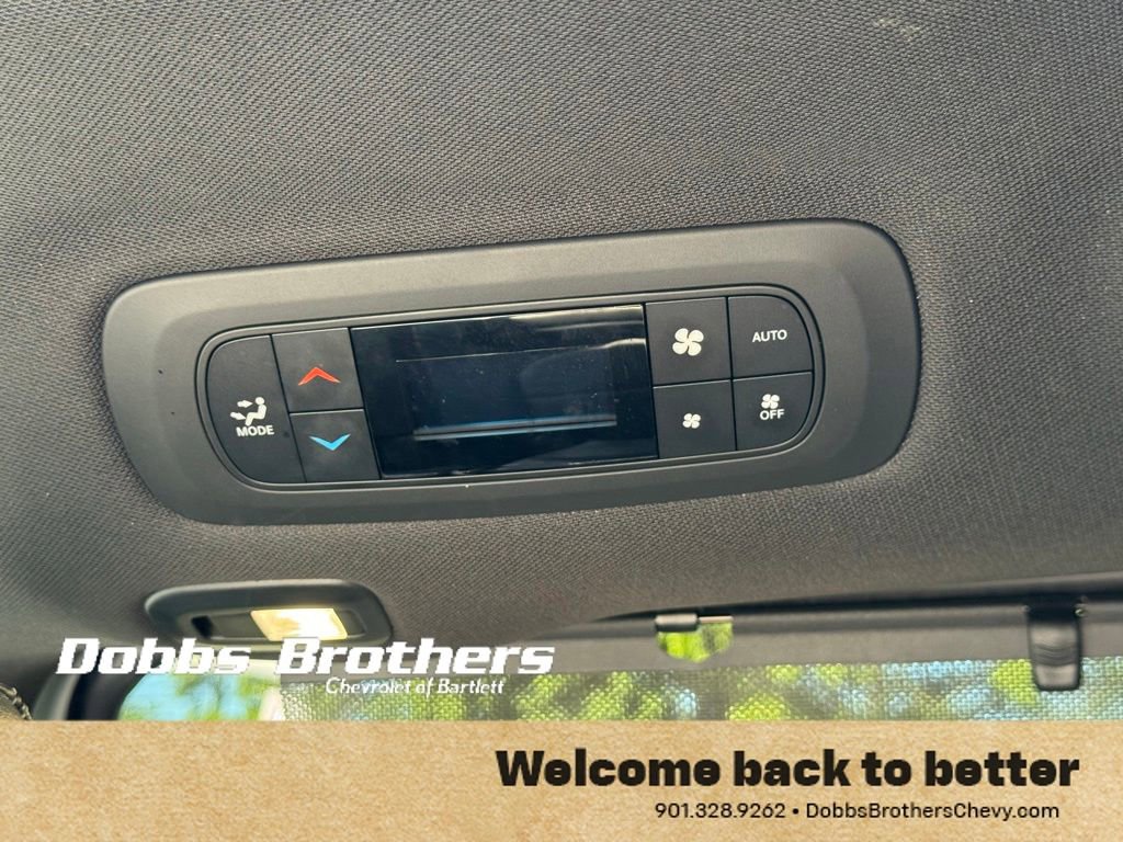 Used 2022 Chrysler Pacifica Limited w/ Uconnect Theater Family Group FWD image 34