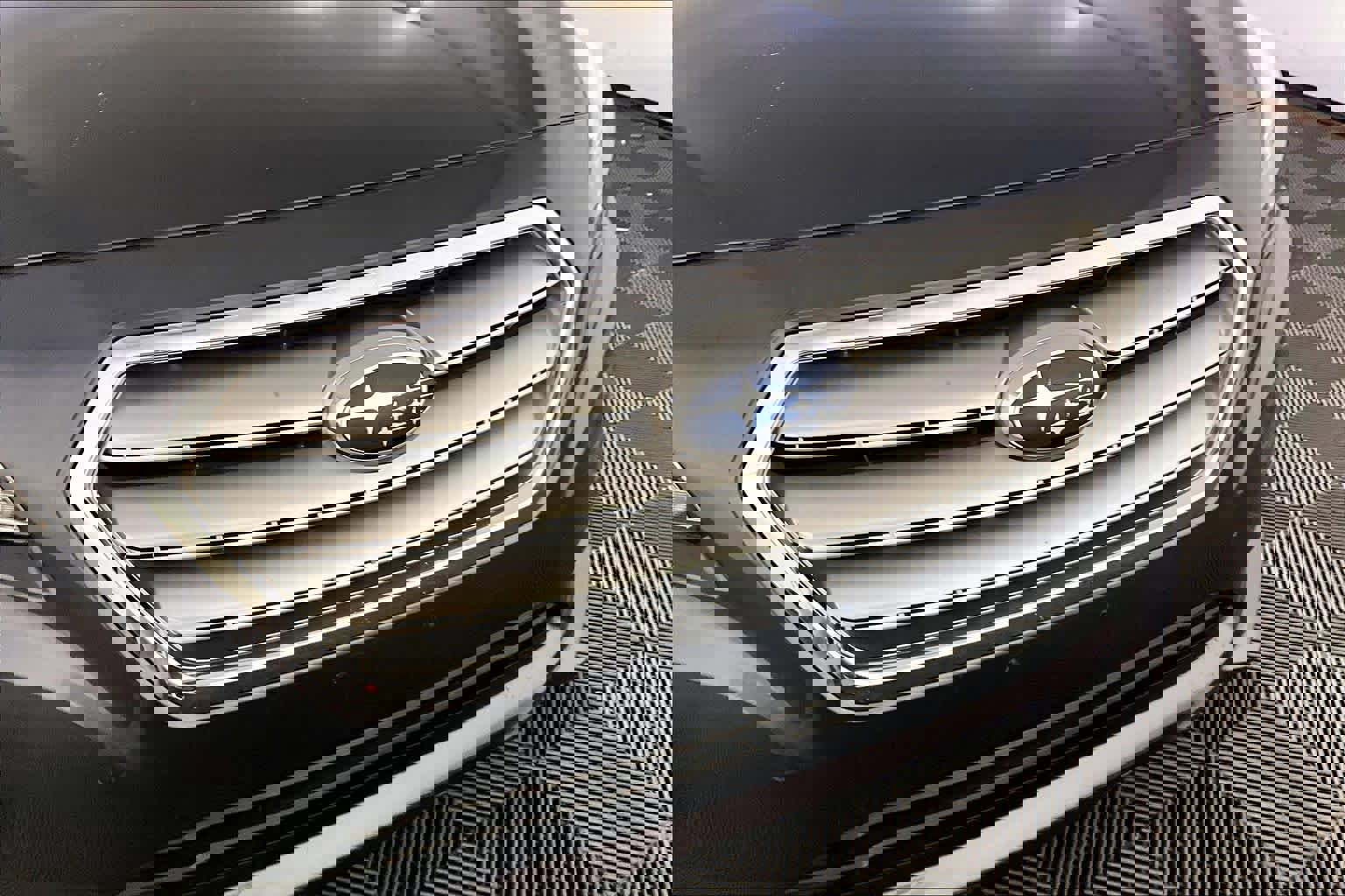 Used 2015 Subaru Legacy 3.6R Limited AWD/4WD image 31