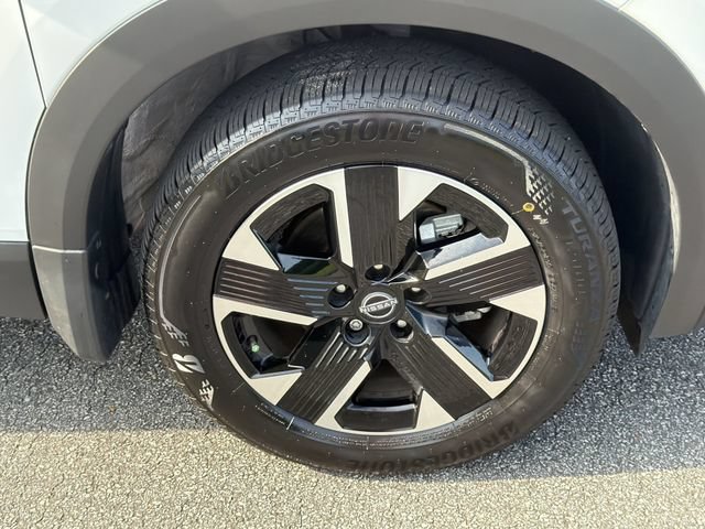 Certified 2026 Nissan Kicks SV w/ SV Premium Package AWD/4WD image 14