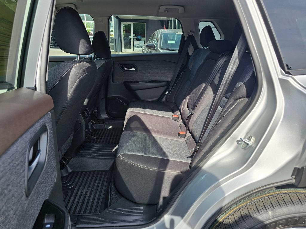 Used 2023 Nissan Rogue SV AWD/4WD image 13