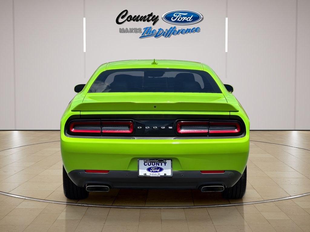 Used 2015 Dodge Challenger R/T Plus RWD image 4