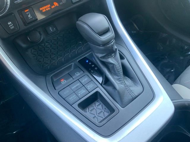 Used 2022 Toyota RAV4 XLE w/ Convenience Package image 32