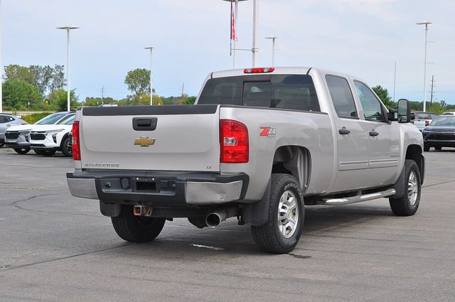 Used 2009 Chevrolet Silverado 2500 LT w/ Exterior Plus Package AWD/4WD image 3