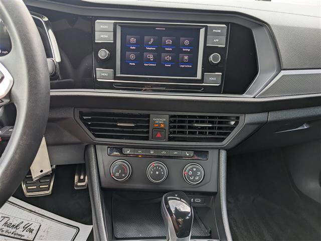 Used 2024 Volkswagen Jetta Sport image 23