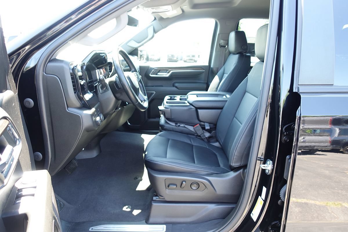 Used 2024 Chevrolet Silverado 1500 LT AWD/4WD image 17