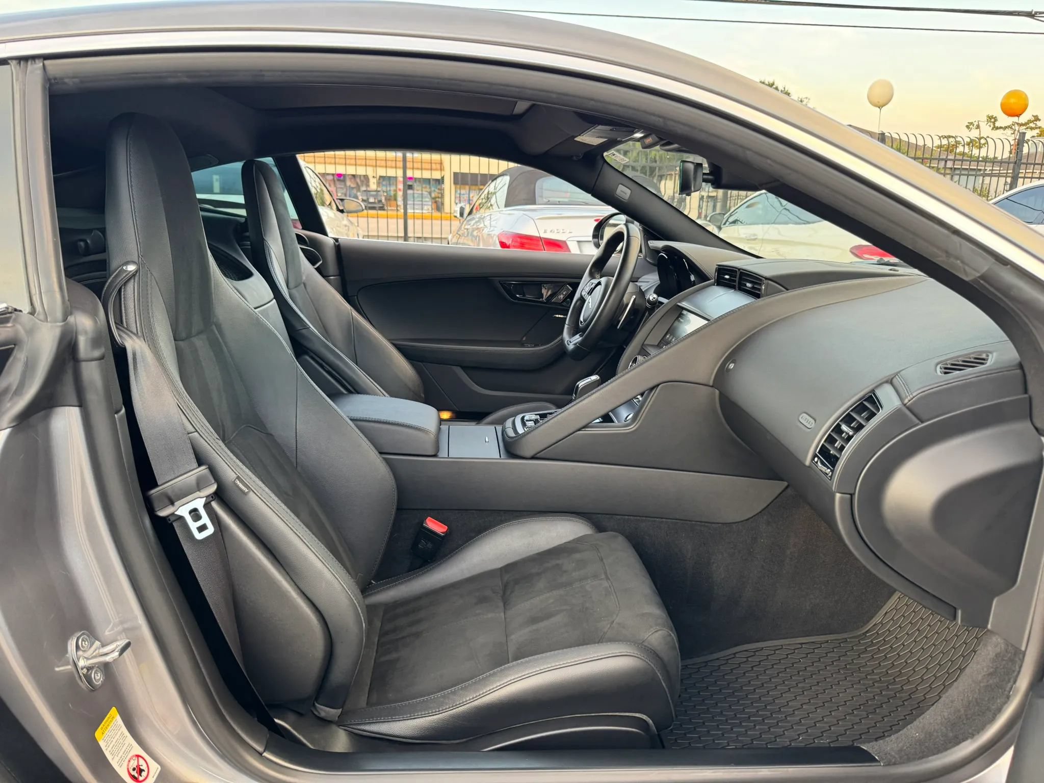 Used 2020 Jaguar F-TYPE Coupe RWD image 20