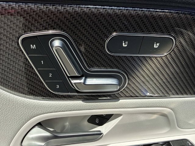 Used 2022 Mercedes-Benz GLB 35 AMG 4MATIC image 23