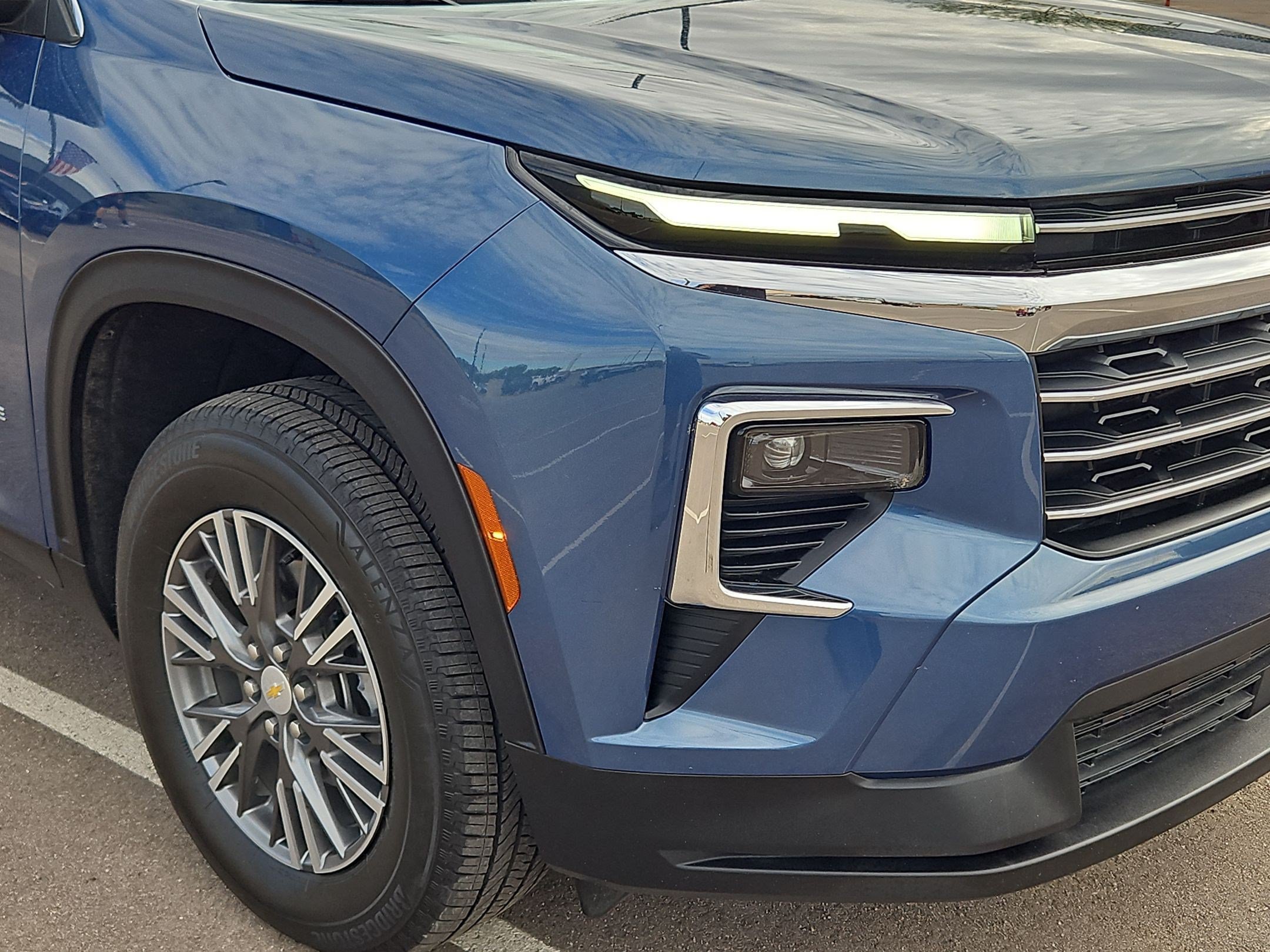 Used 2025 Chevrolet Traverse LT FWD image 10