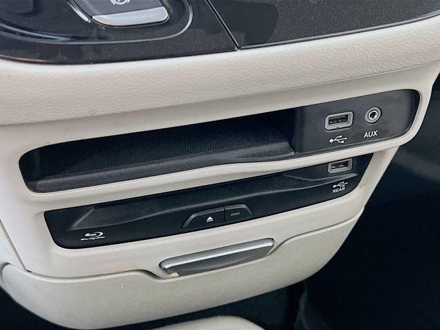 Used 2019 Chrysler Pacifica Touring-L Plus w/ Advanced Safetytec Group FWD image 21